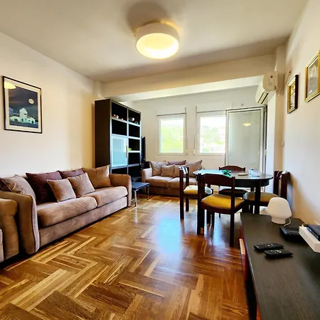 Peaceful Two Bedroom Apartament *