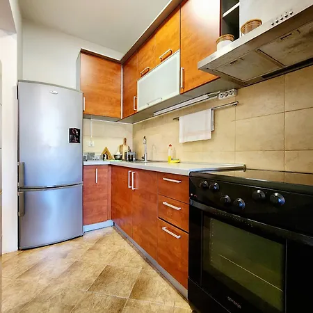 Peaceful Two Bedroom Apartament